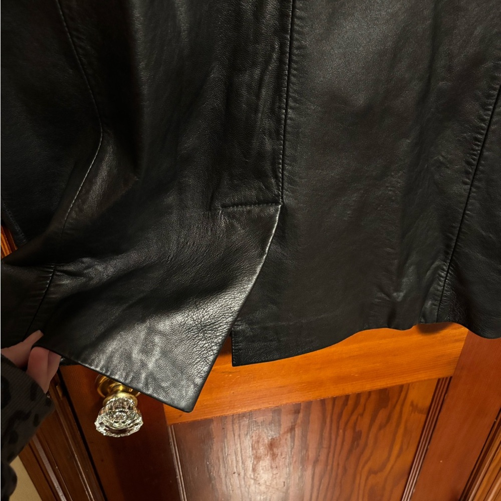 KATHY IRELAND Vintage Womens Black Leather Jacket Size Medium - Picture 6 of 6